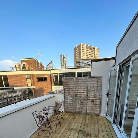 דירות לונדון Top Floor Delightful Flat מראה חיצוני תמונה