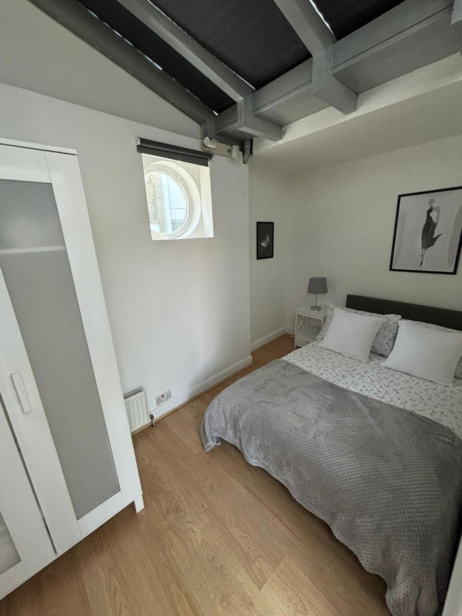 דירות לונדון Top Floor Delightful Flat מראה חיצוני תמונה